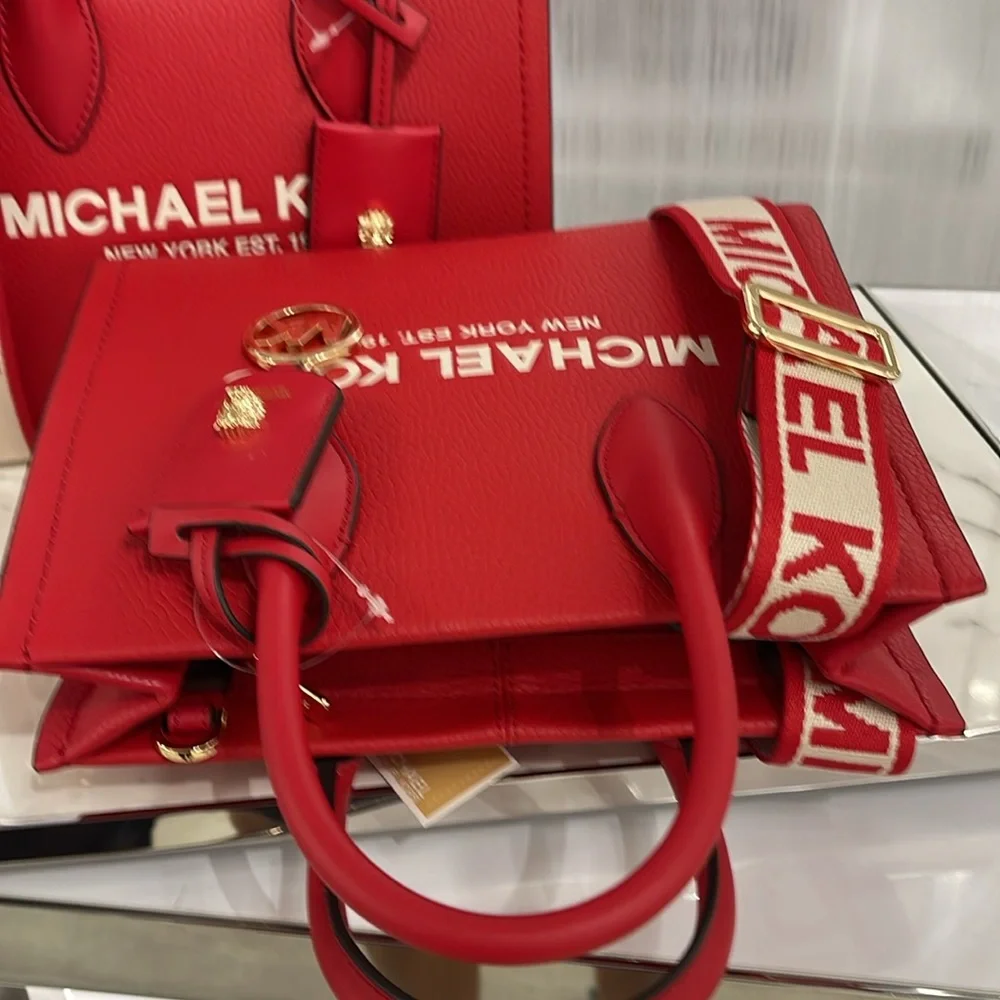 MICHAEL KORS
Mirella Small Pebble Leather Crossbody Bag
Bright Red
NWT - Picture 8 of 16